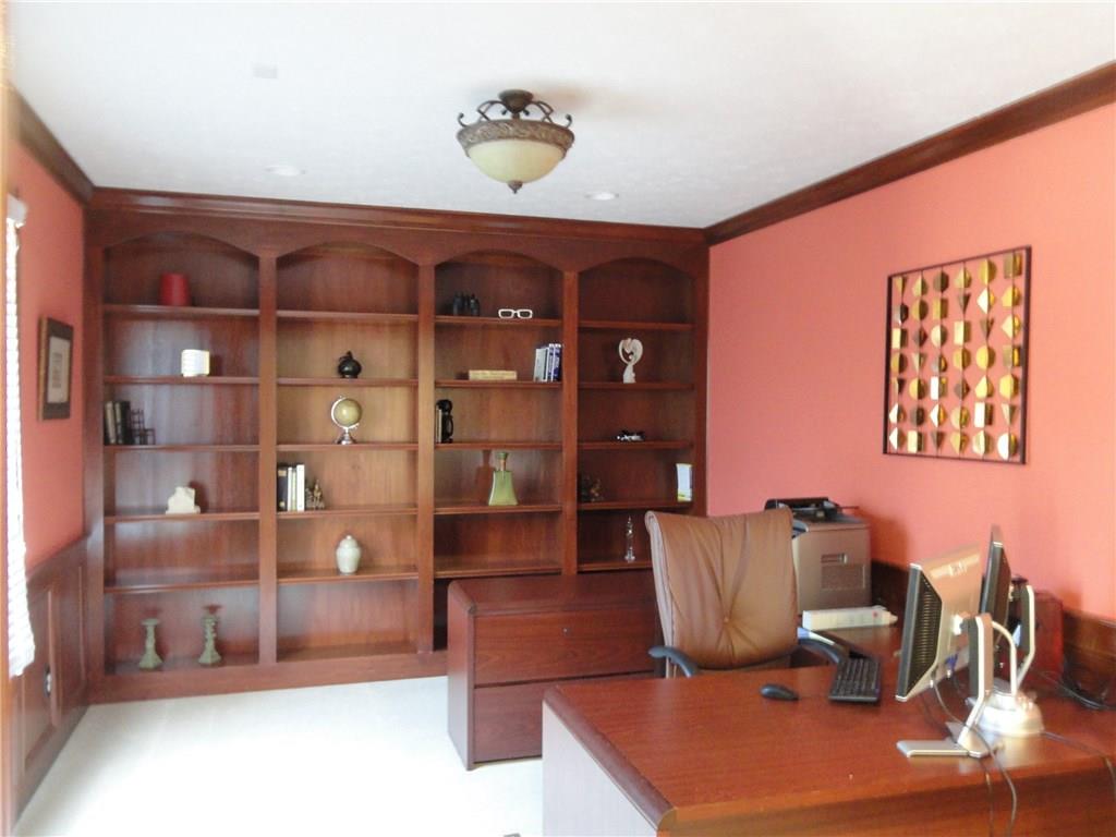 6914 Royal Oakland Drive, Indianapolis, IN 46236