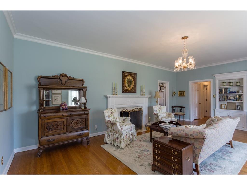 22 East 73rd Street, Indianapolis, IN 46240