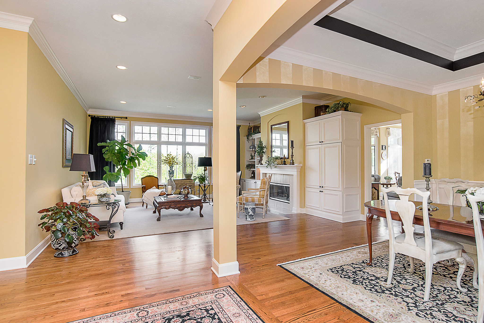 9325 Shady Bend Ct, Indianapolis, IN 46256