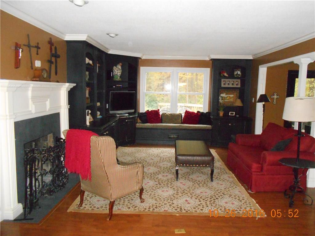 635 OAKWOOD Drive, Indianapolis, IN 46260