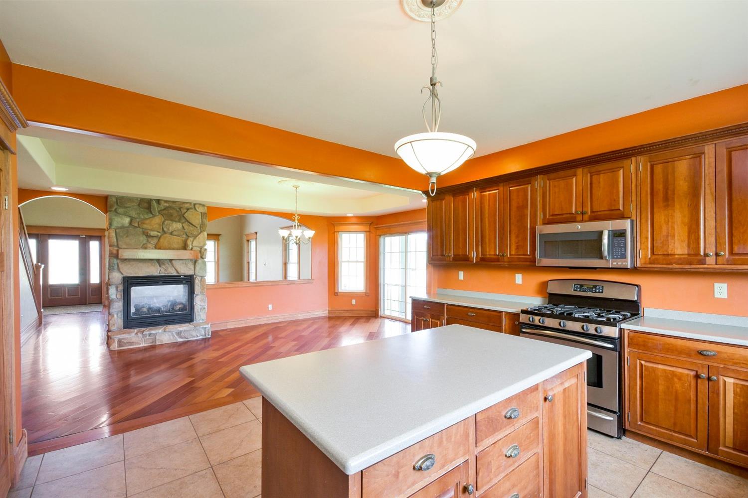 1142 North 325 East, Chesterton, IN 46304