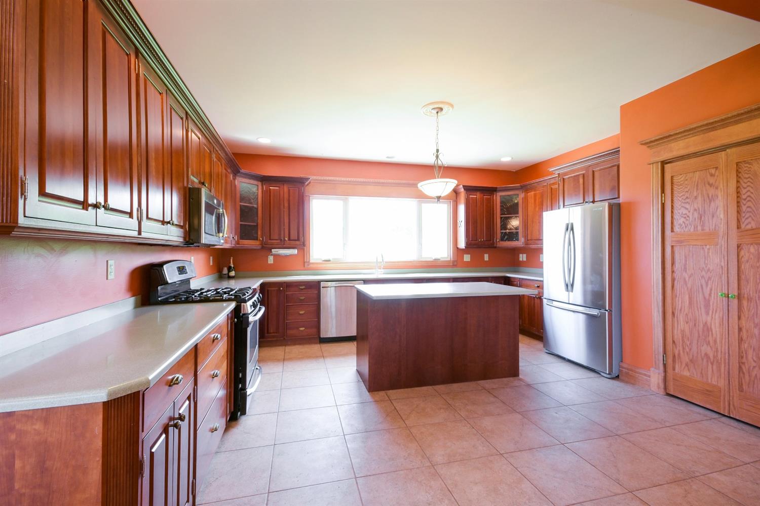 1142 North 325 East, Chesterton, IN 46304