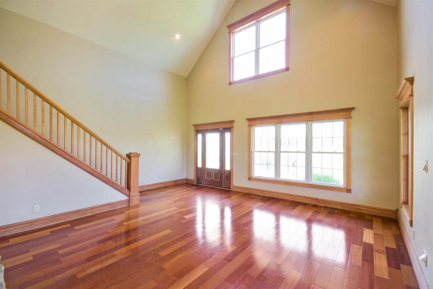 1142 North 325 East, Chesterton, IN 46304