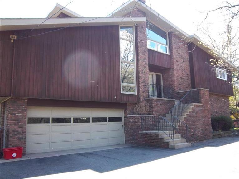 1 Summit Drive, Dune Acres, IN 46304