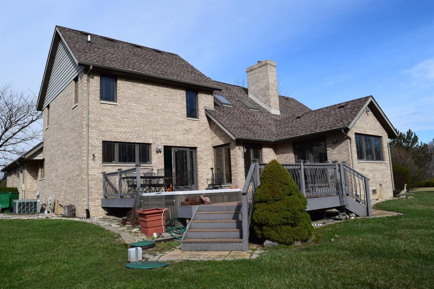 11541Lakewood St, Crown Point, IN 46307