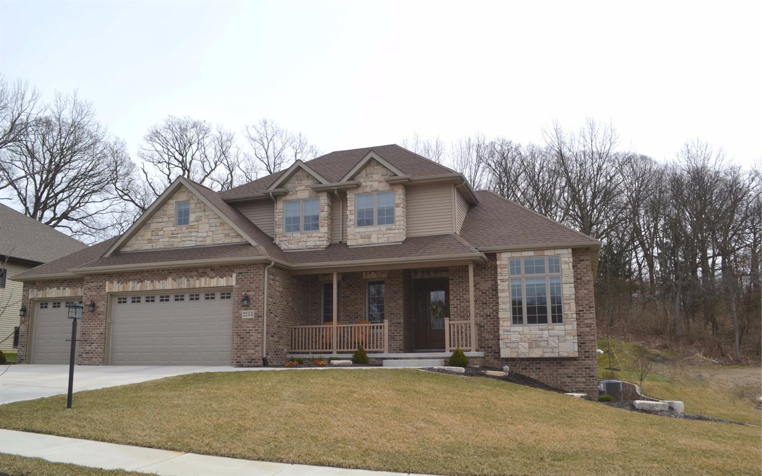 2244 Copper Creek Drive, Crown Point, IN 46307