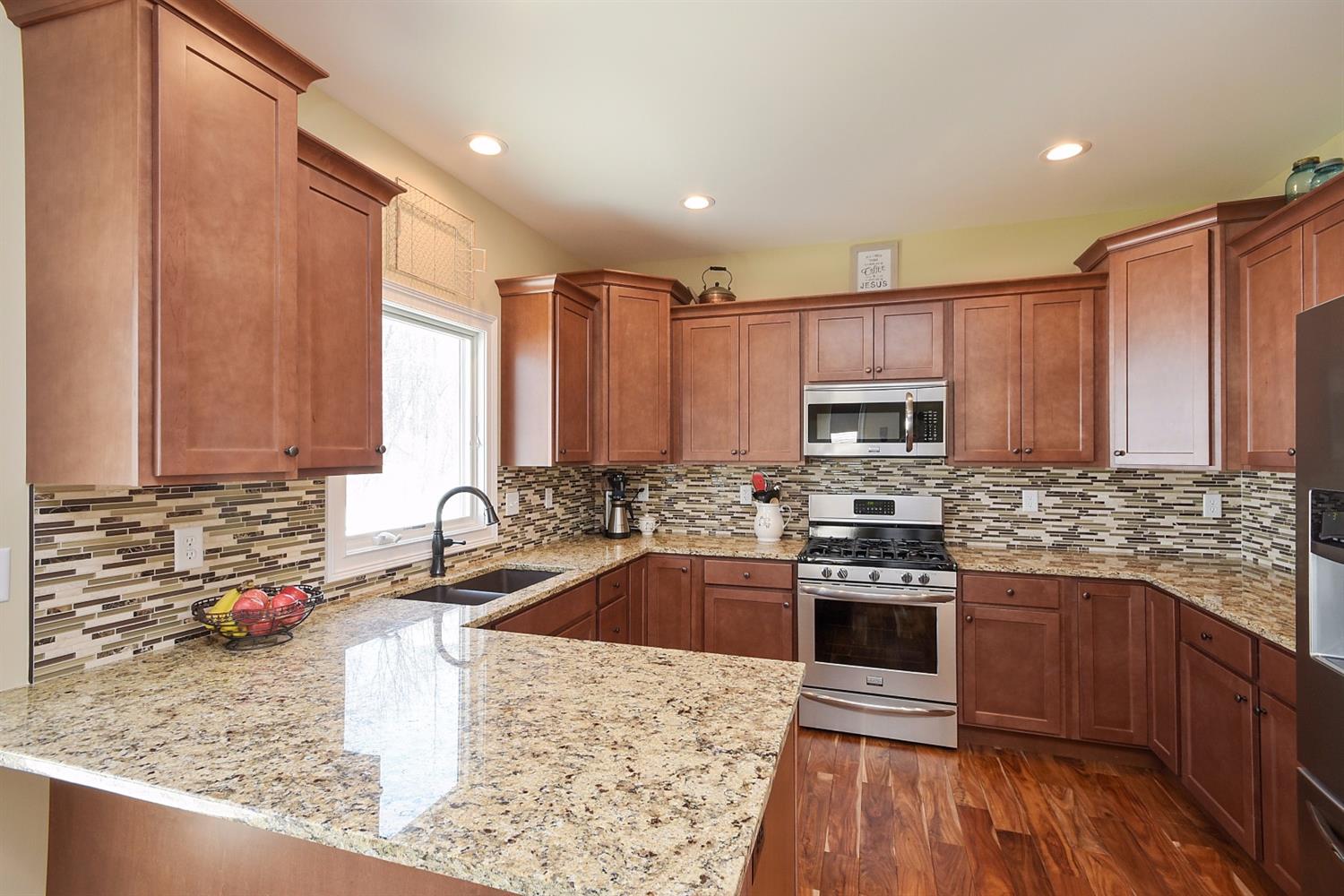 2244 Copper Creek Drive, Crown Point, IN 46307
