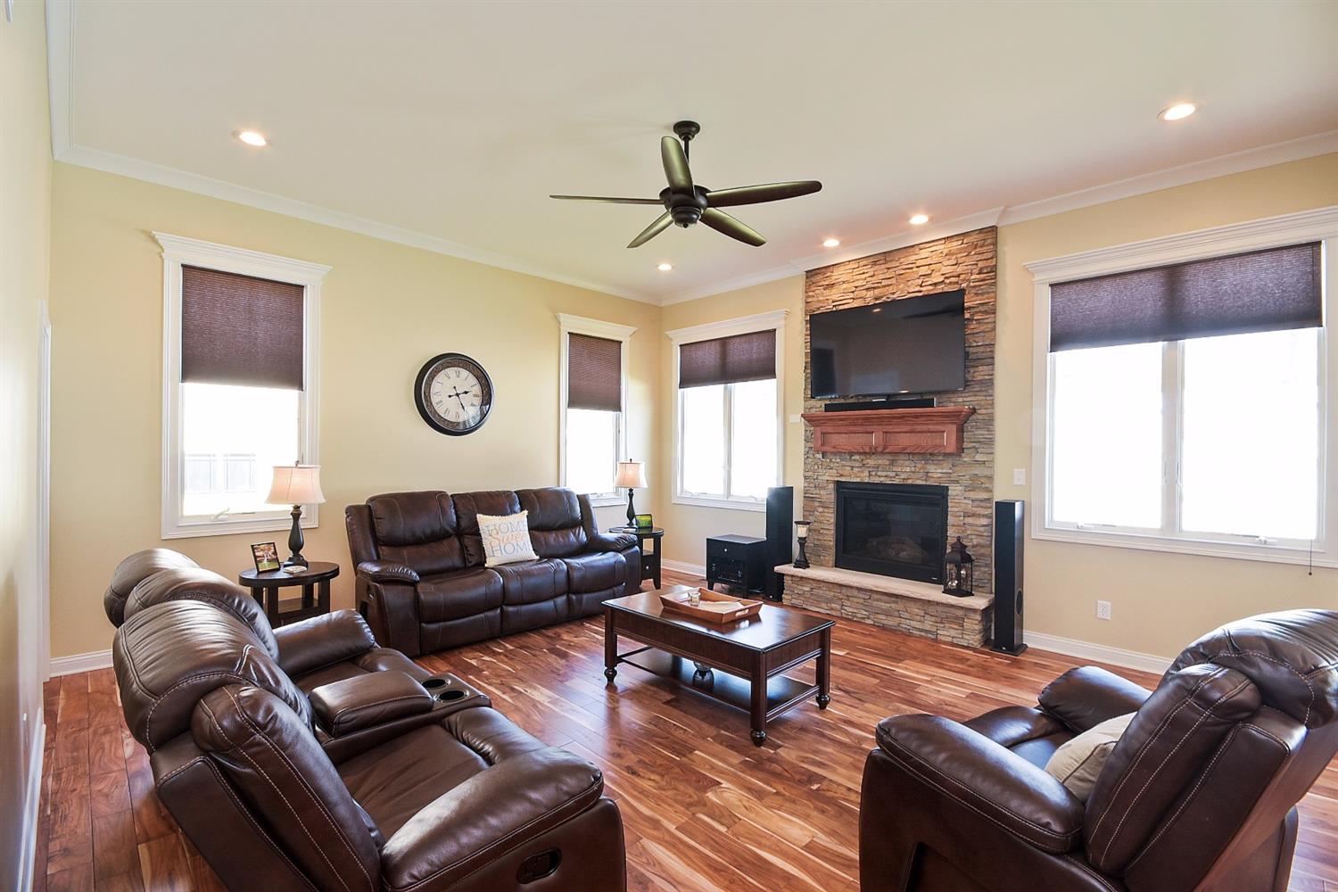 2244 Copper Creek Drive, Crown Point, IN 46307