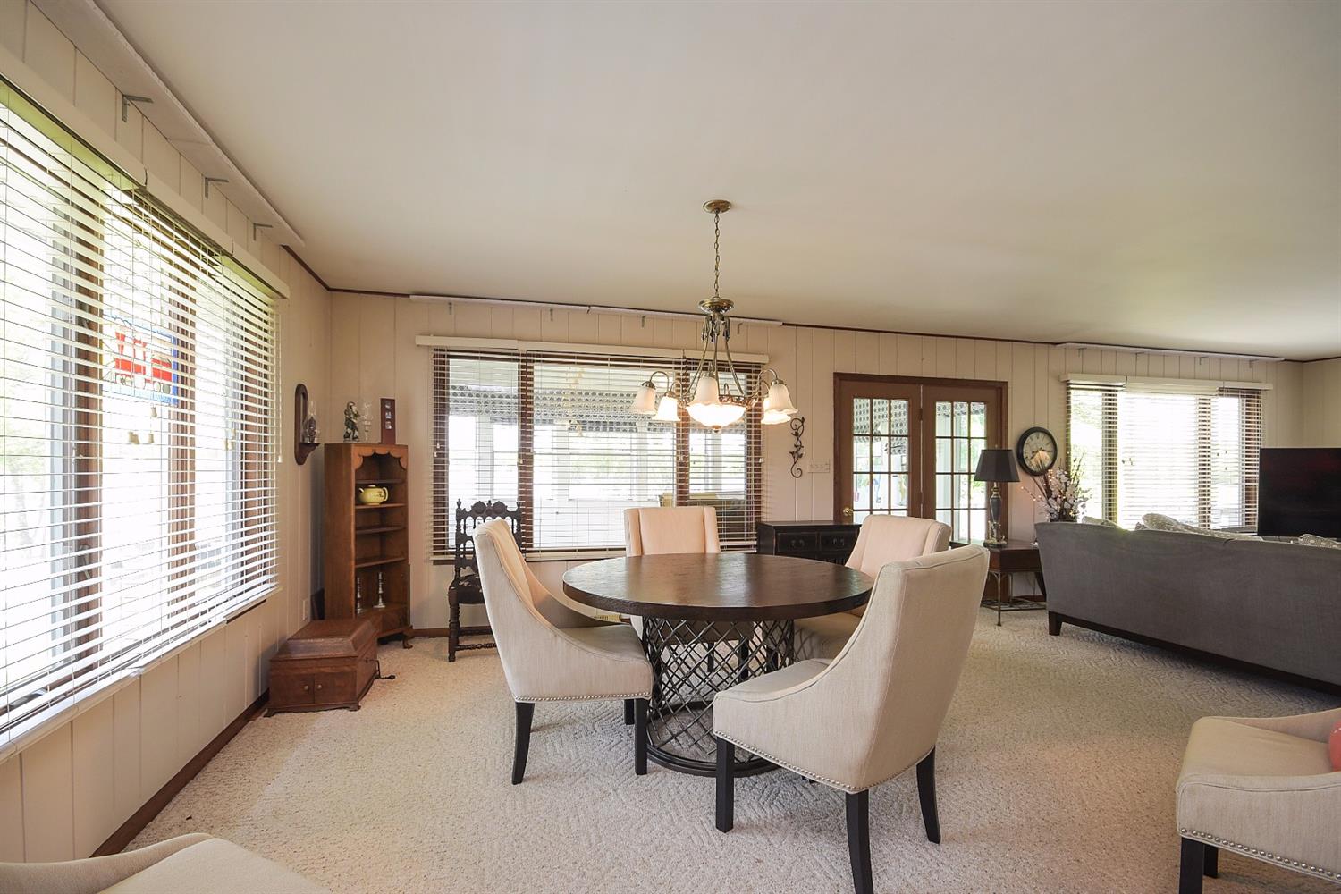 3933 South Lakeshore Drive, Crown Point, IN 46307