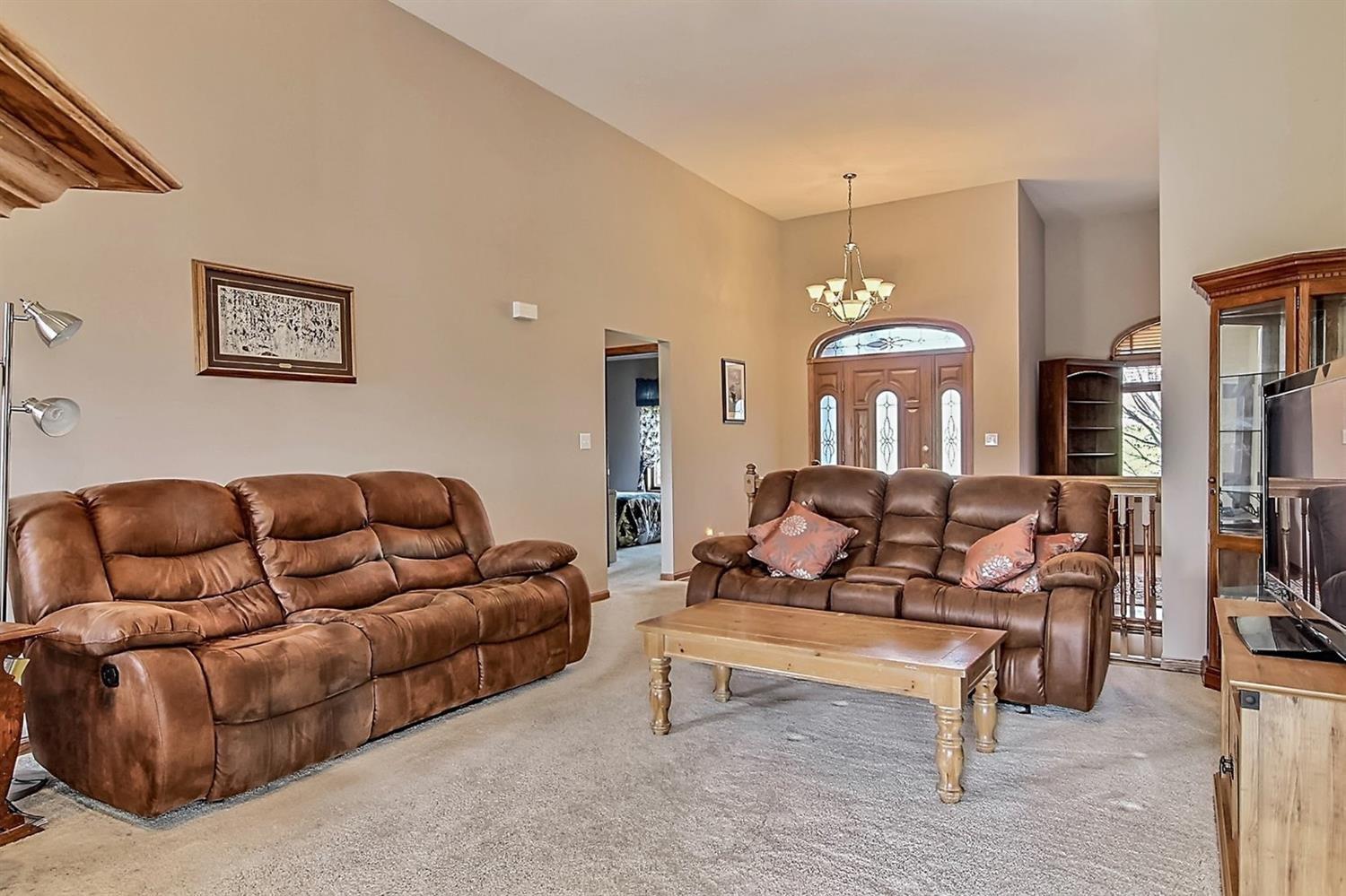 11831 Mount Street, Crown Point, IN 46307