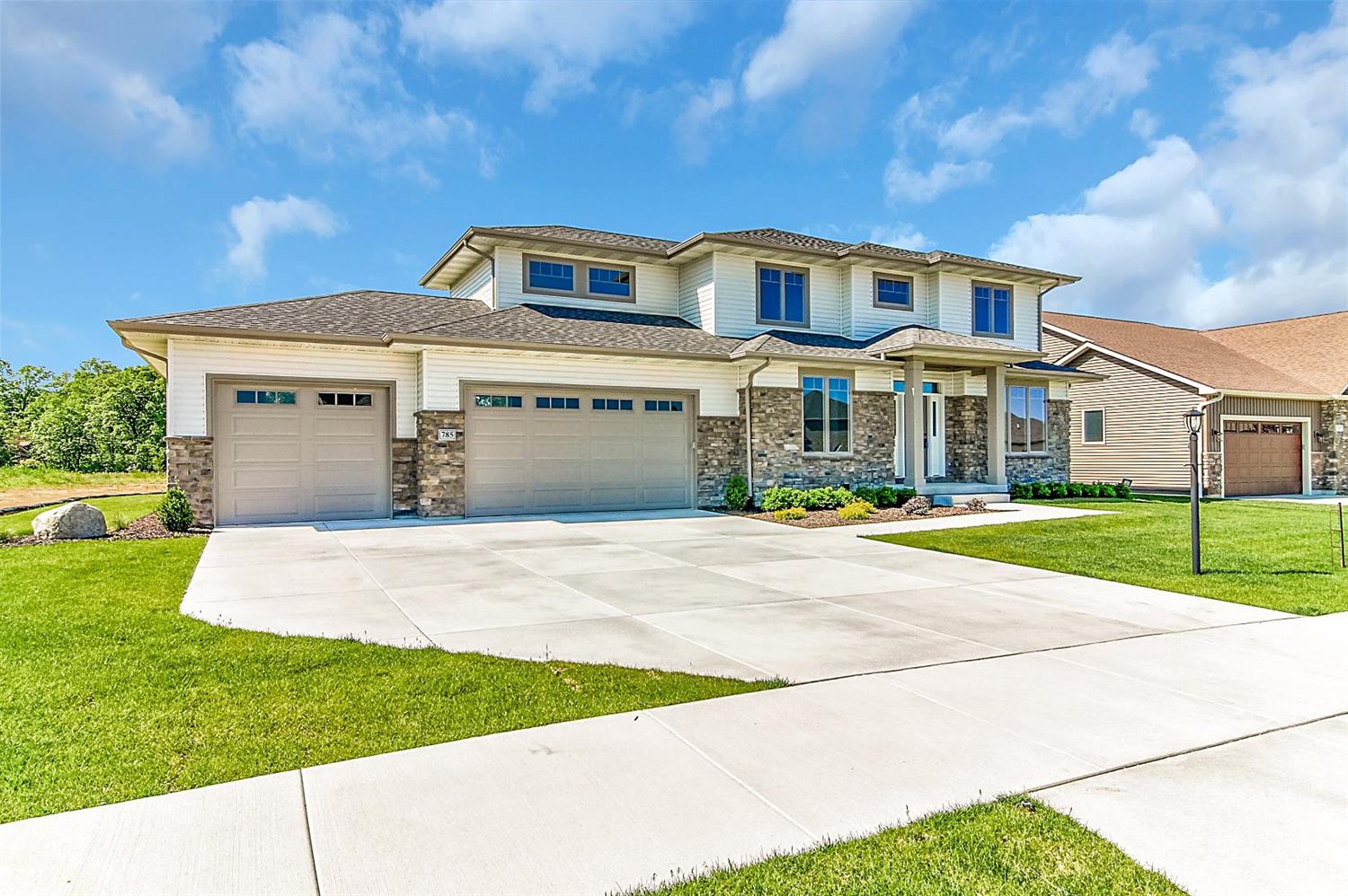 785 Copper Creek Drive, Crown Point, IN 46307