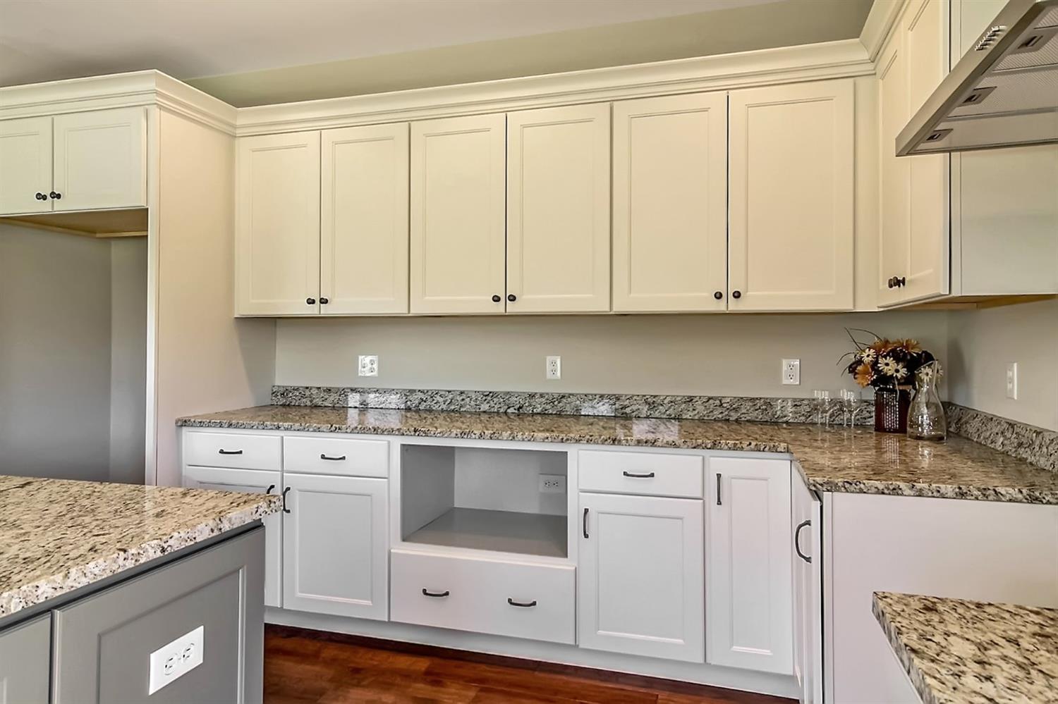 785 Copper Creek Drive, Crown Point, IN 46307