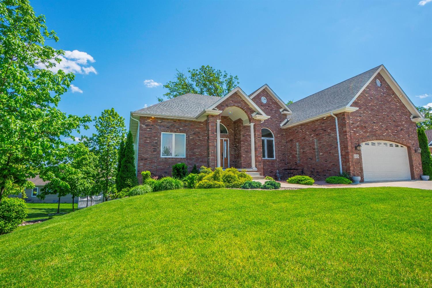 1425 Crooked Creek Trail, Crown Point, IN 46307