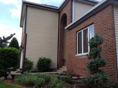 3950 S Lakeshore Dr, Crown Point, IN 46307