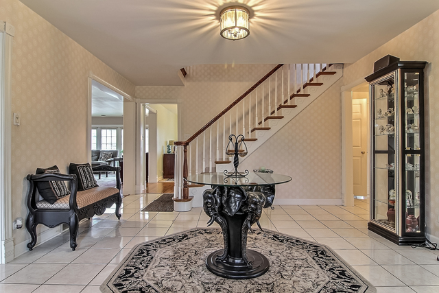 10302 FOX RUN Lane, Munster, IN 46321