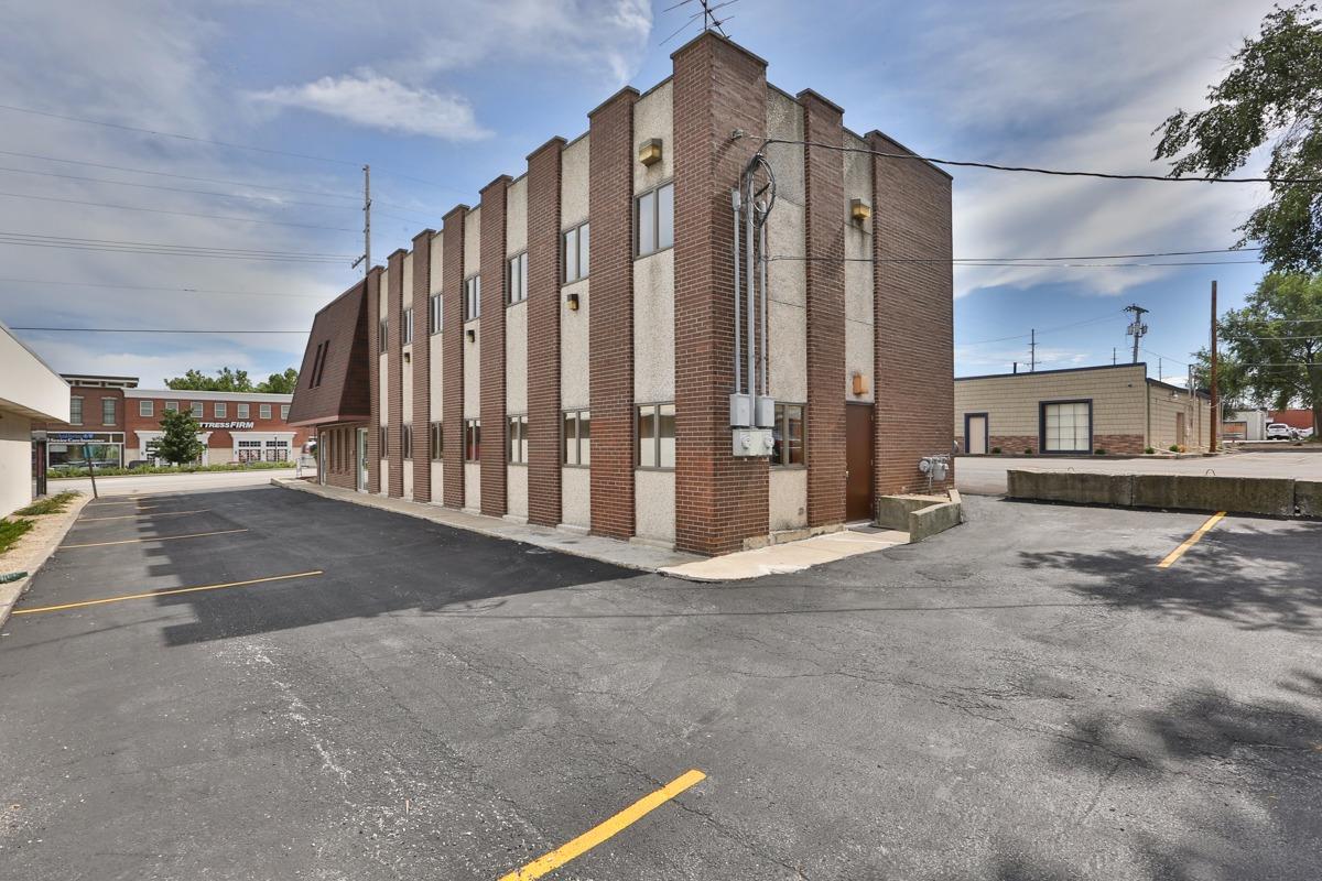 8224 Calumet Avenue, Munster, IN 46321