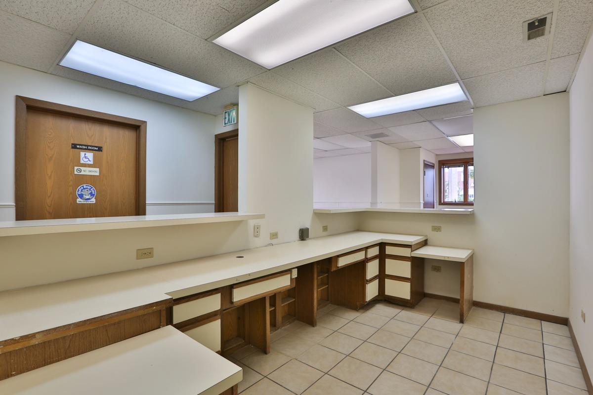 8224 Calumet Avenue, Munster, IN 46321