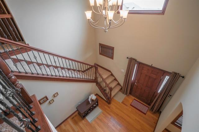 10017 New Devon Street, Munster, IN 46321