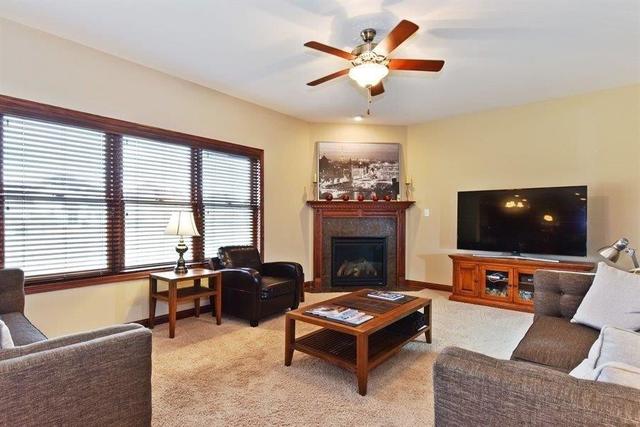 10017 New Devon Street, Munster, IN 46321