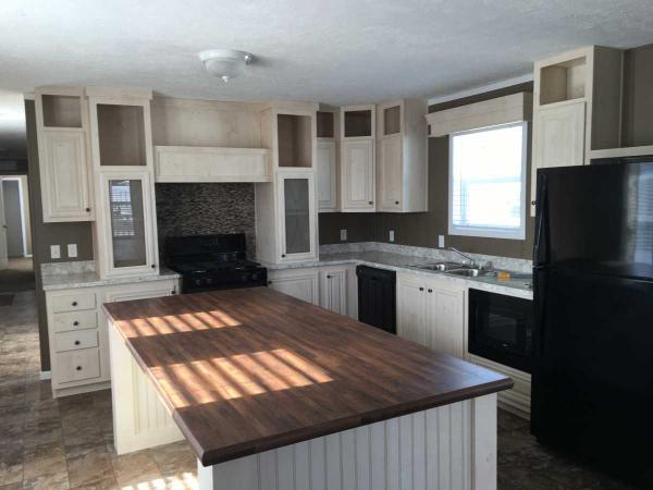 Pine Village Mobile Home Community 534 E 37th Ave Lot 479Hobart, IN 46342