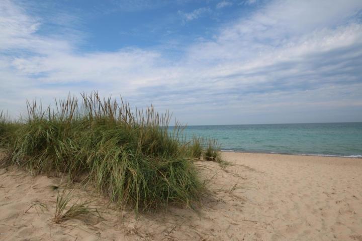 3925 Hiawatha Drive, Michiana Shores, IN 46360