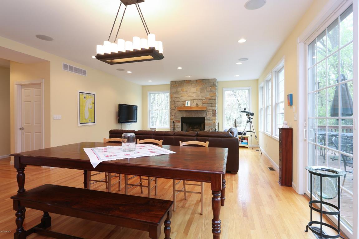 415 Dreamwold Way, Michiana Shores, IN 46360