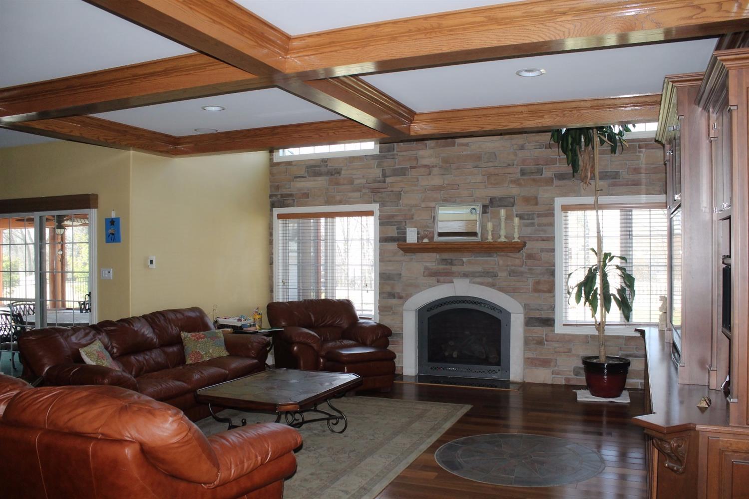 8710 Winding Trail, St. John, IN 46373