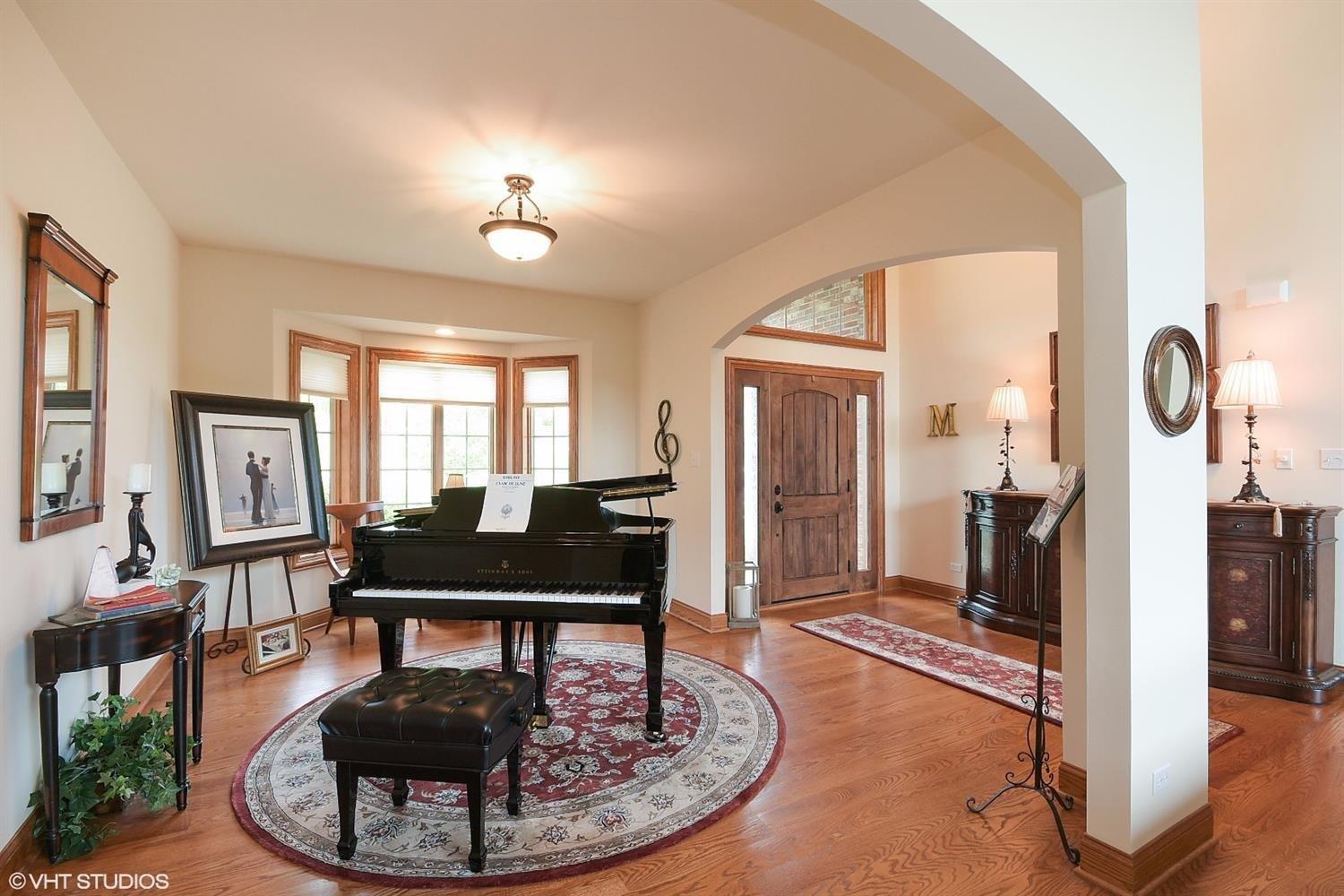 8955 Hillside Drive, St. John, IN 46373