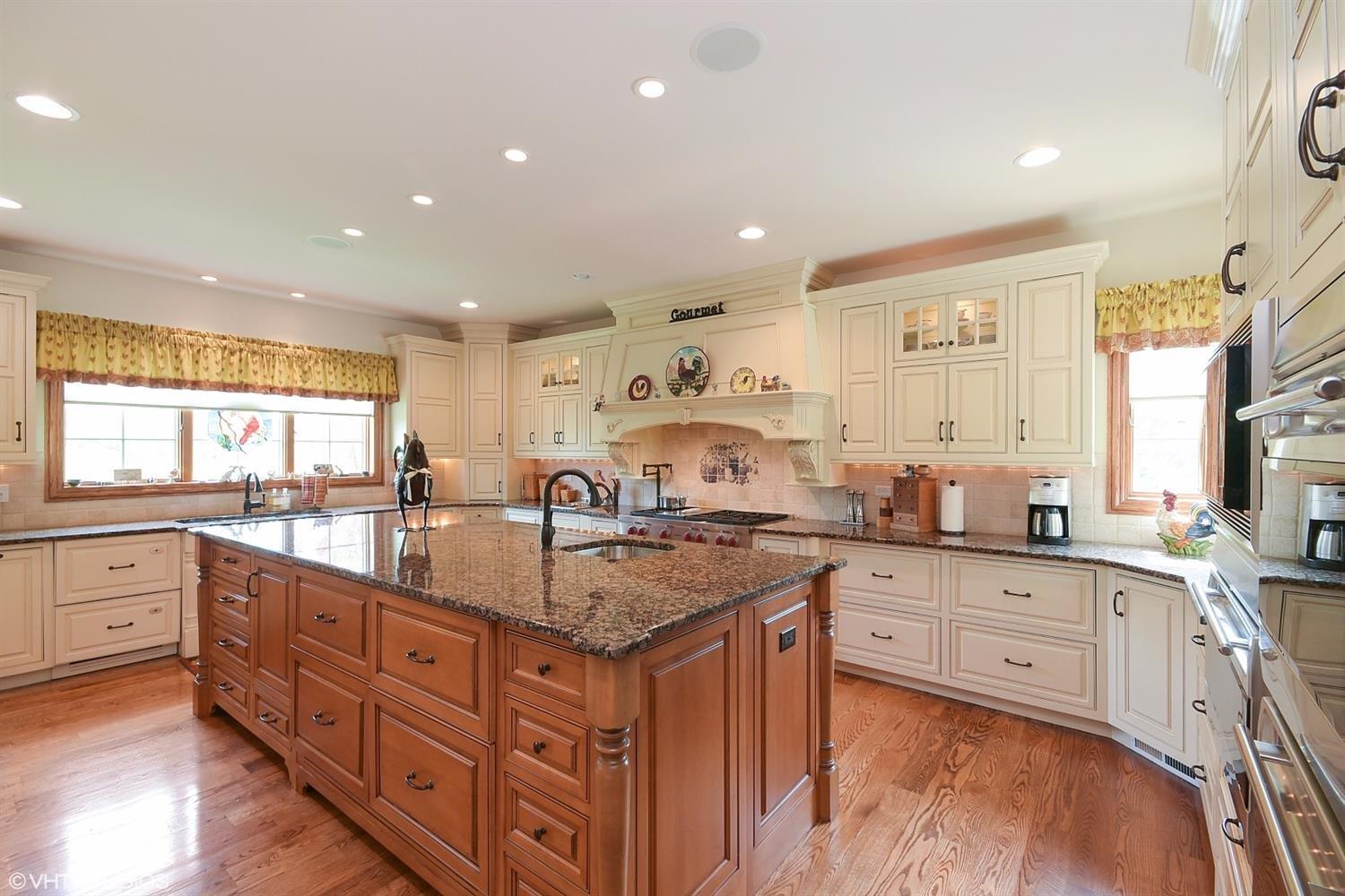 8955 Hillside Drive, St. John, IN 46373
