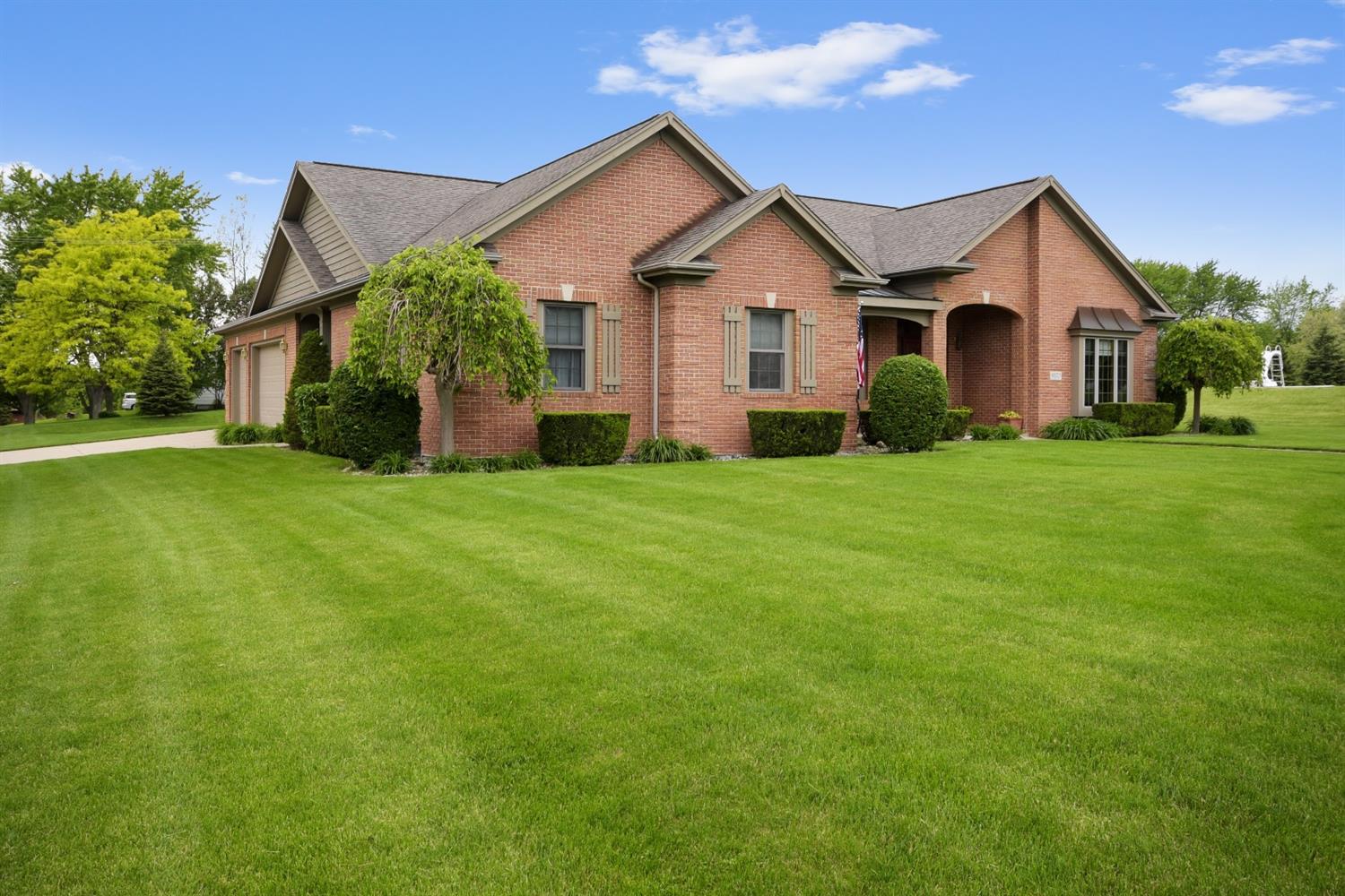 9170 Randall Drive, St. John, IN 46373