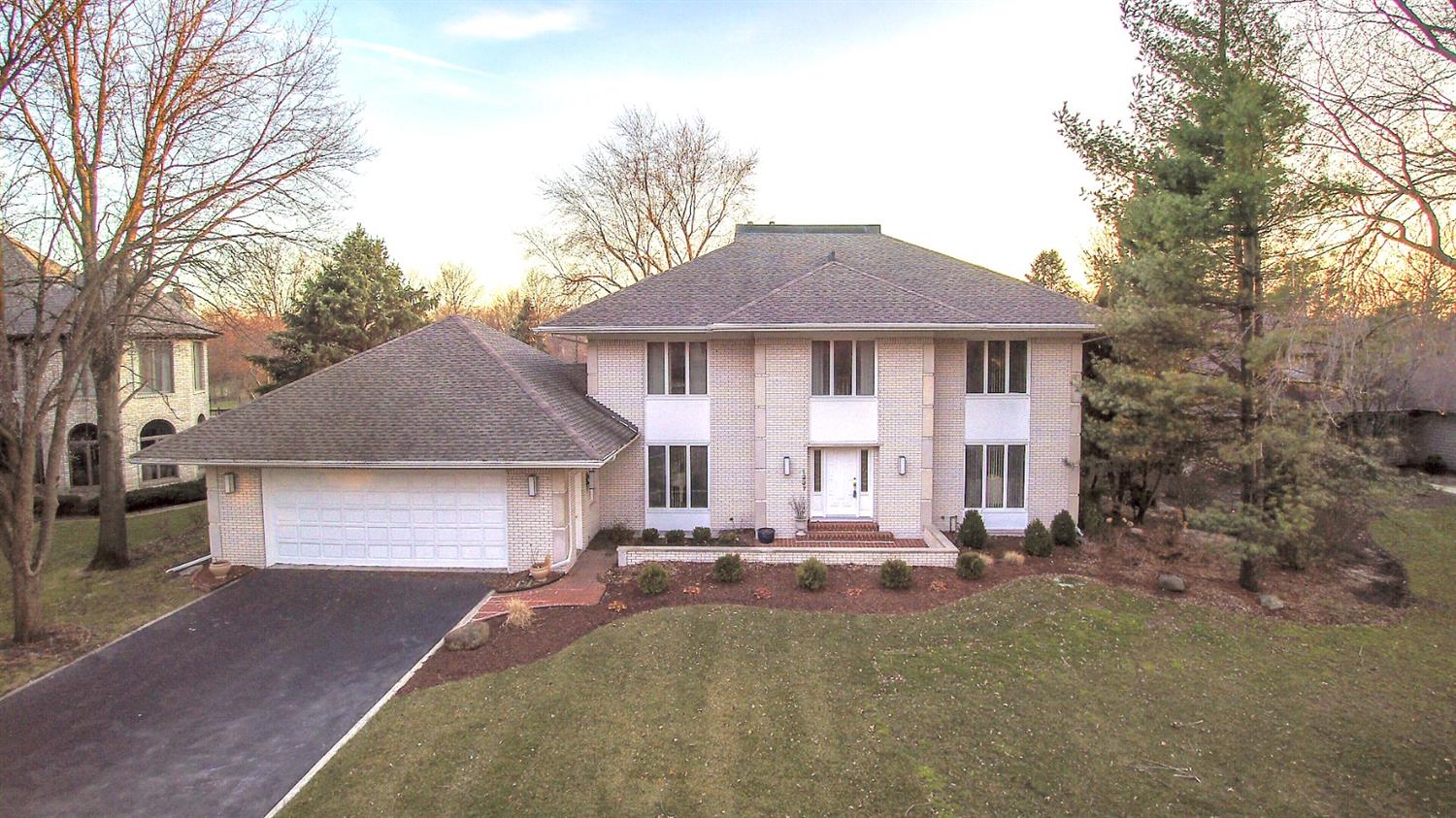 1237 Inverness Court, Schererville, IN 46375