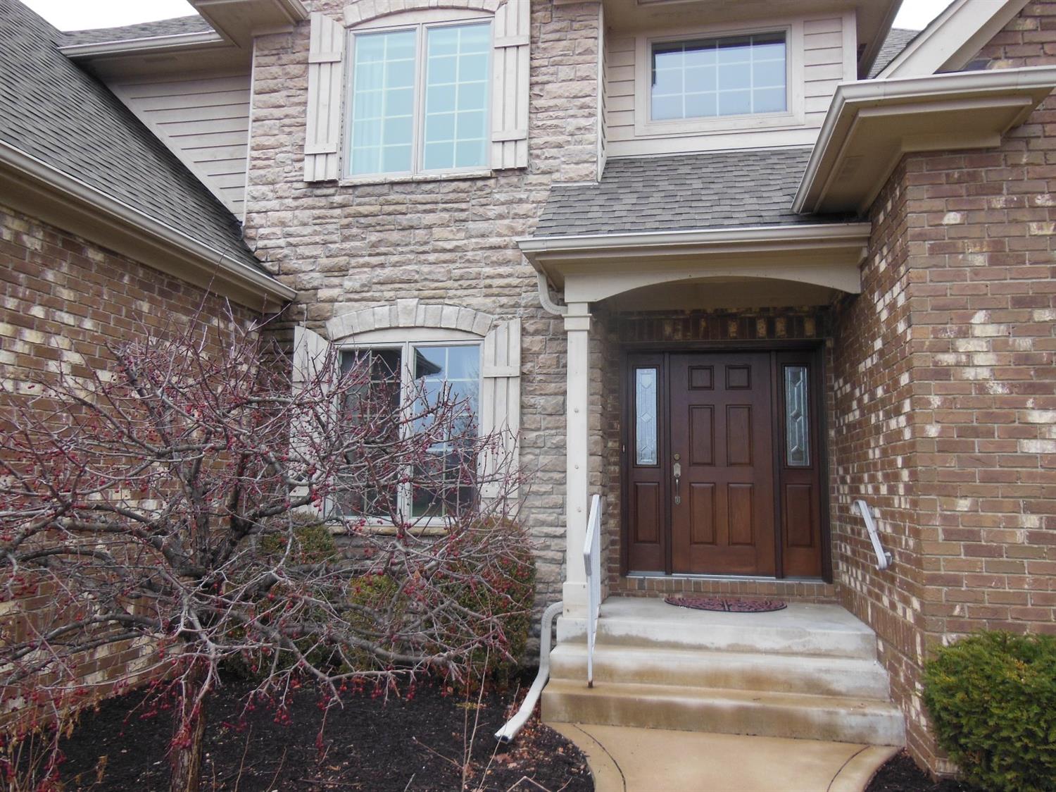 1118 Stonebridge Drive, Schererville, IN 46375