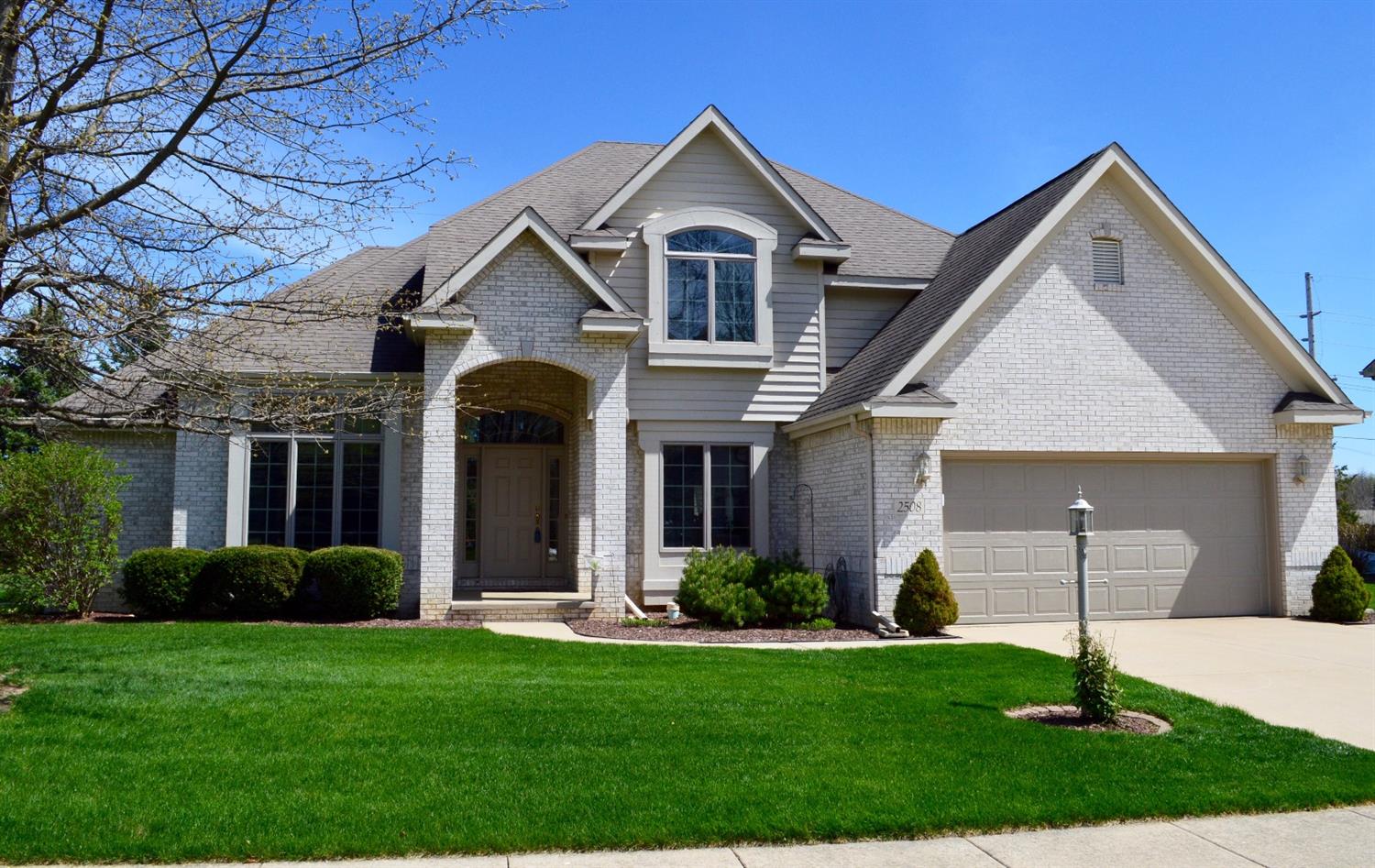 2508 Inverness Dr, Valparaiso, IN 46383