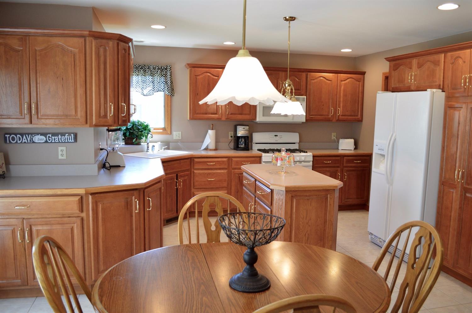 2508 Inverness Dr, Valparaiso, IN 46383