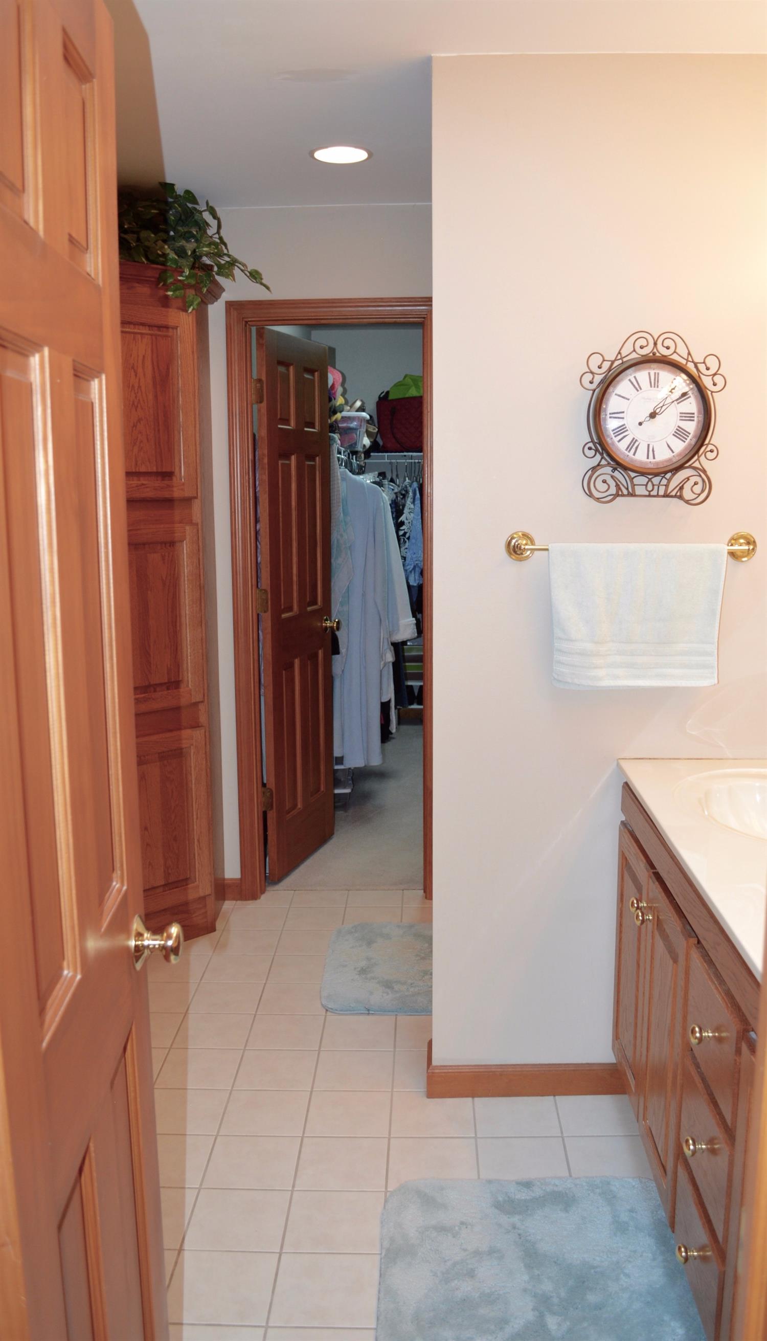 2508 Inverness Dr, Valparaiso, IN 46383