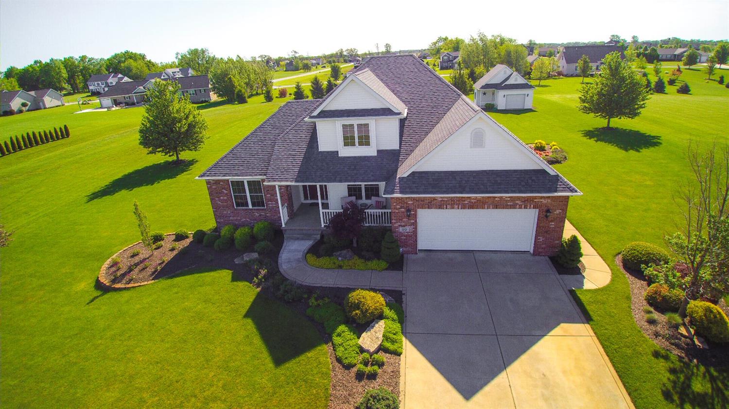 99 South Stone Creek Drive, Valparaiso, IN 46383