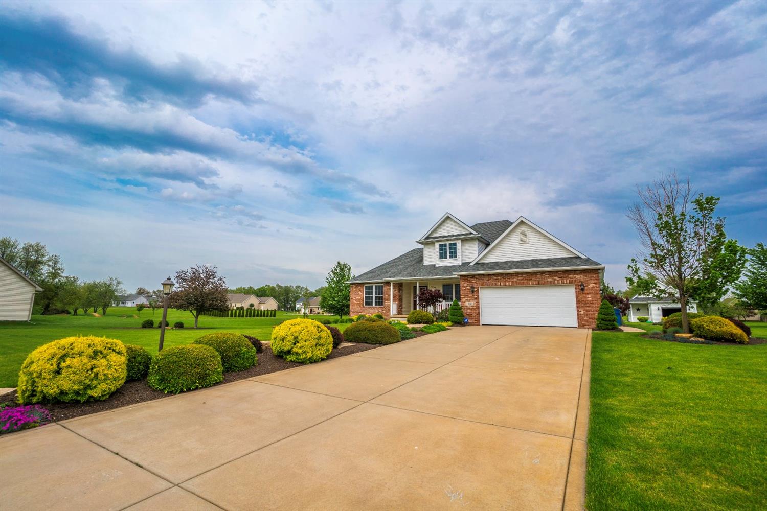 99 South Stone Creek Drive, Valparaiso, IN 46383