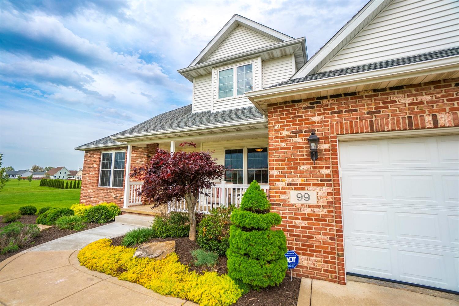 99 South Stone Creek Drive, Valparaiso, IN 46383