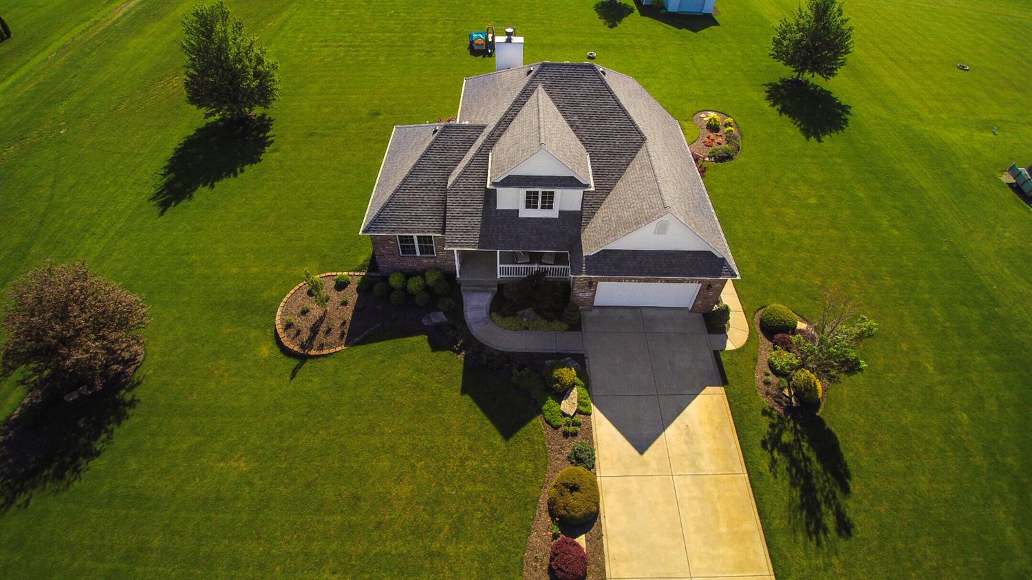99 South Stone Creek Drive, Valparaiso, IN 46383