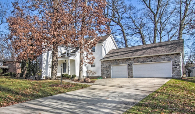 2100 Sherwood Drive, Valparaiso, IN 46385