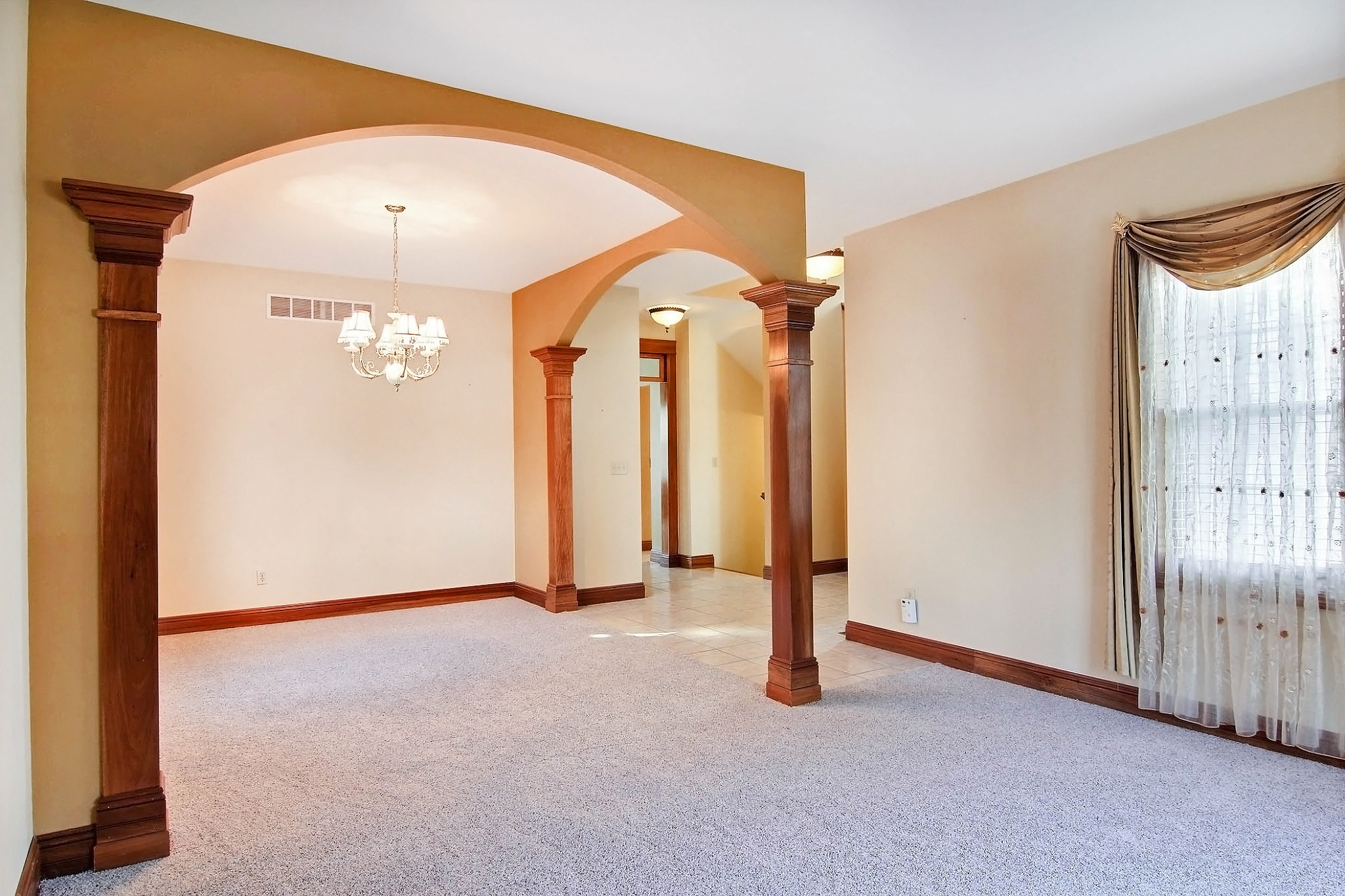 2100 Sherwood Drive, Valparaiso, IN 46385