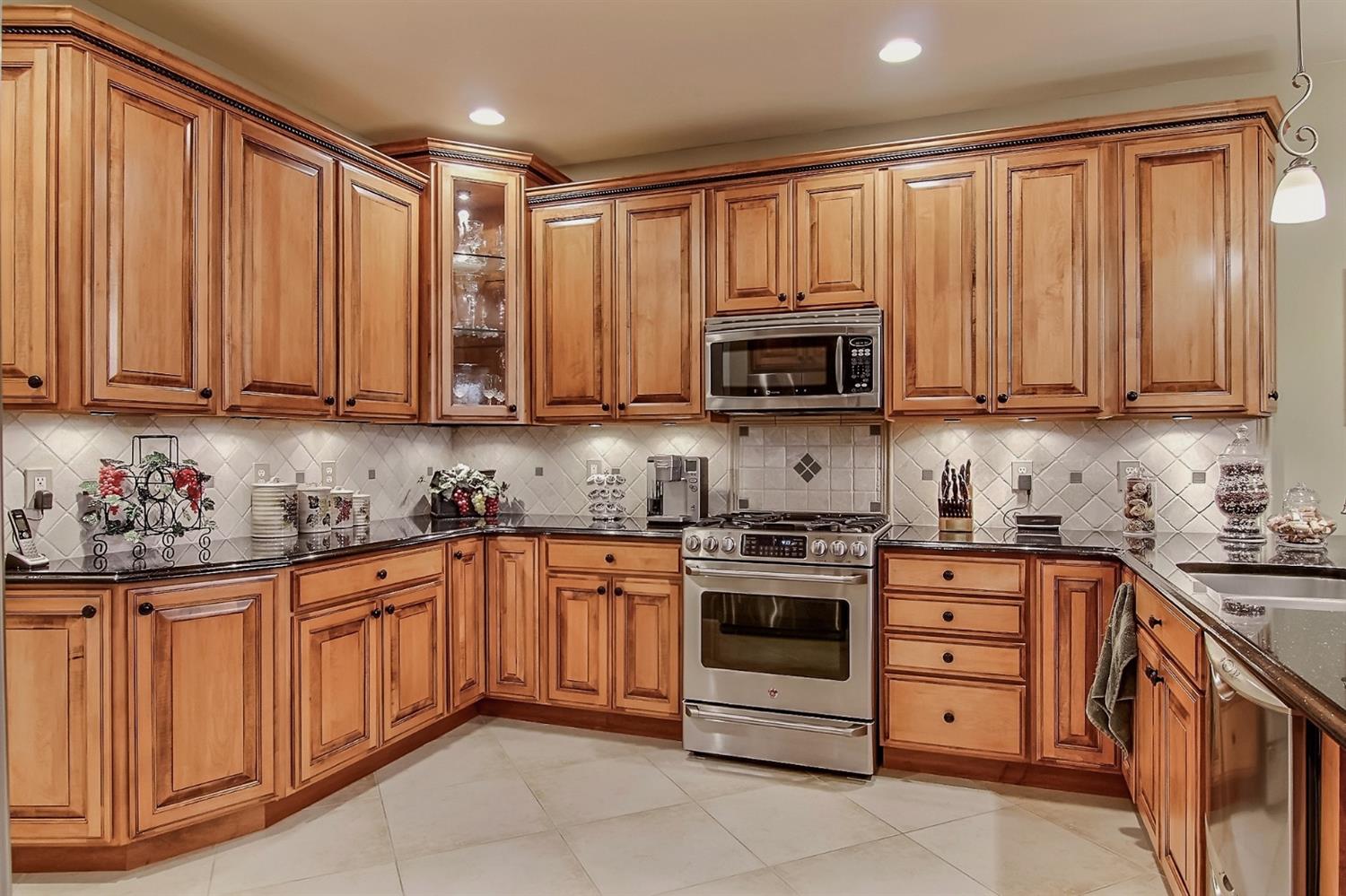 2753Vivante Dr, Valparaiso, IN 46385