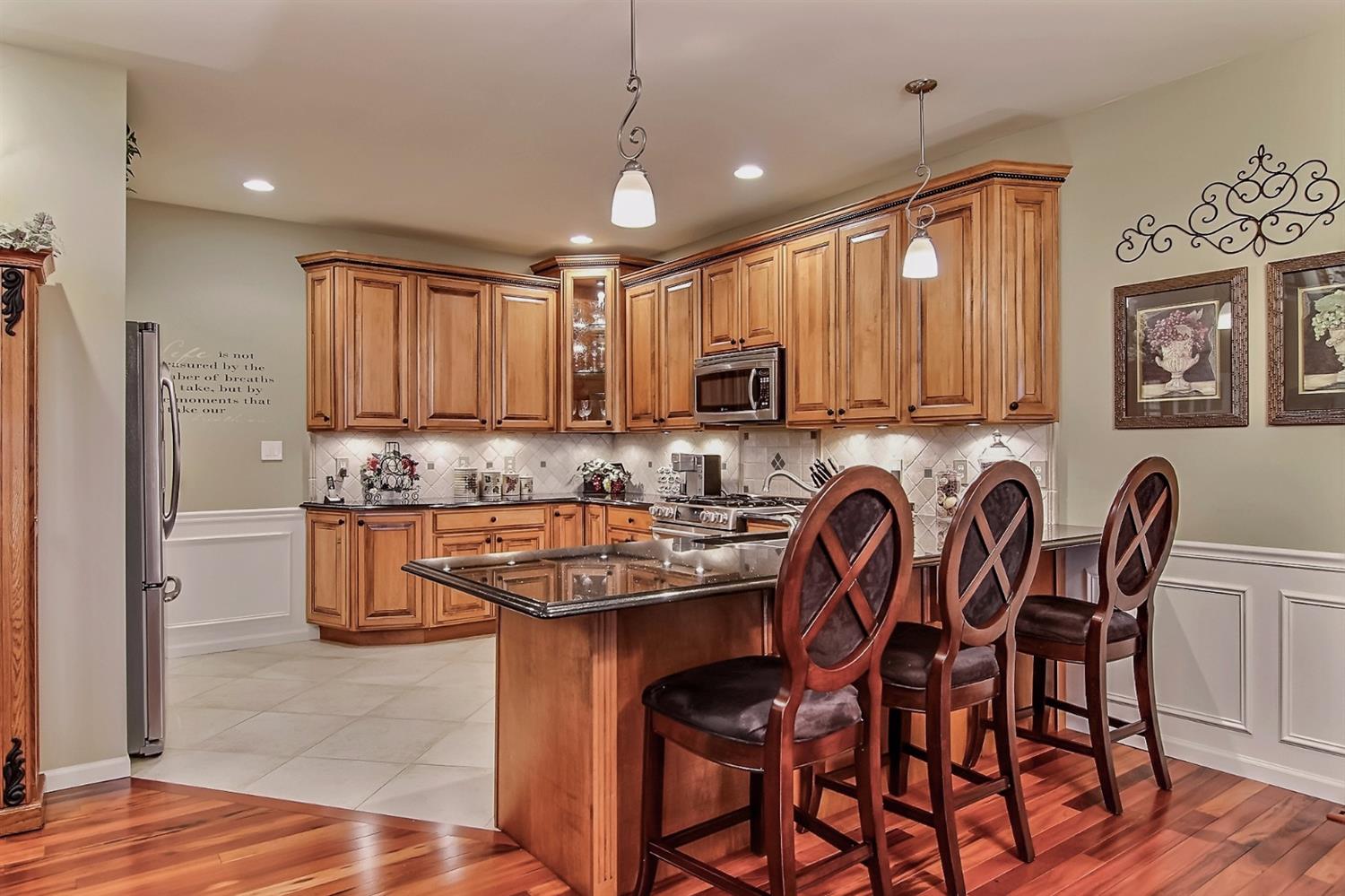 2753Vivante Dr, Valparaiso, IN 46385