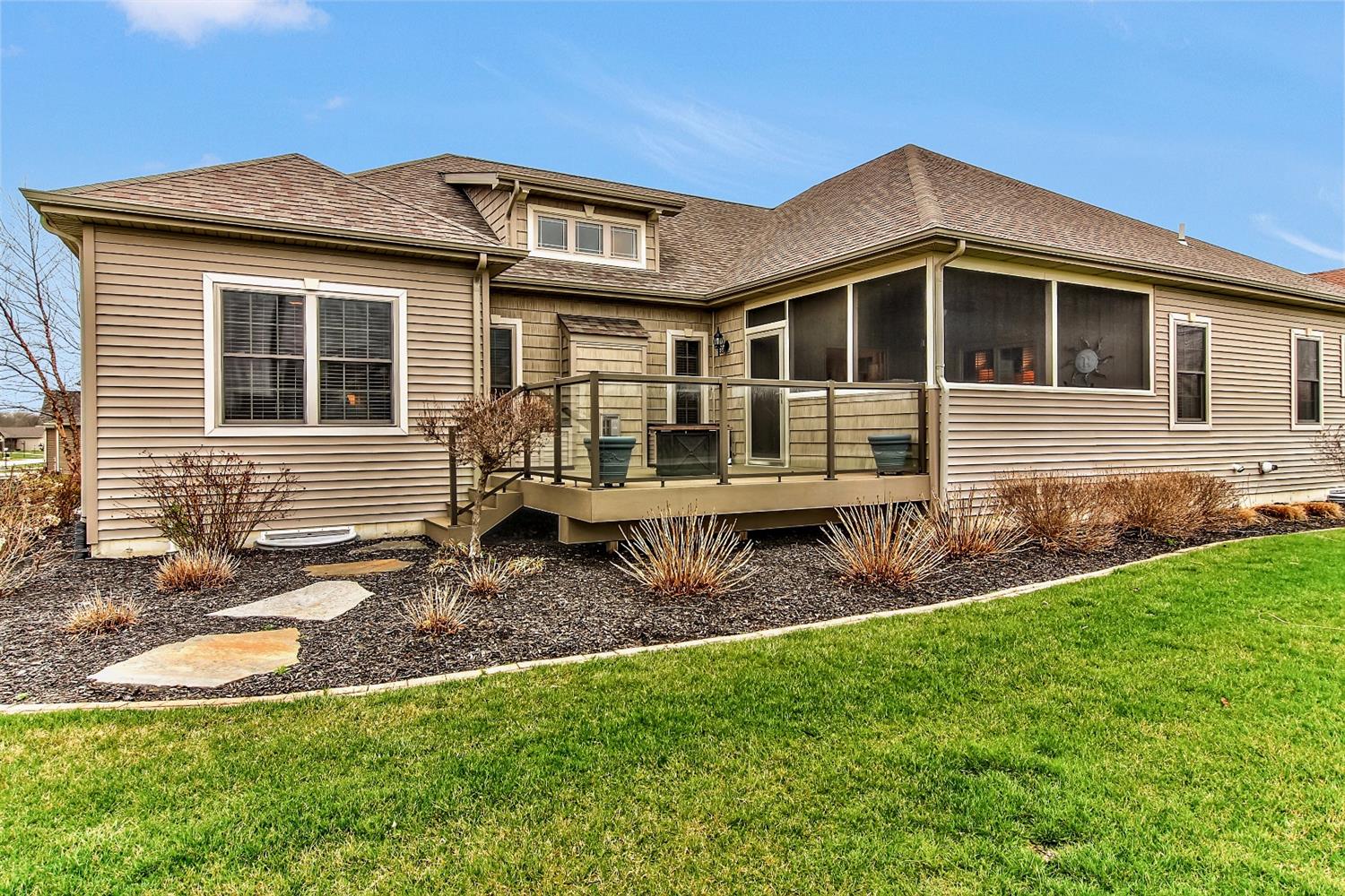 2753Vivante Dr, Valparaiso, IN 46385