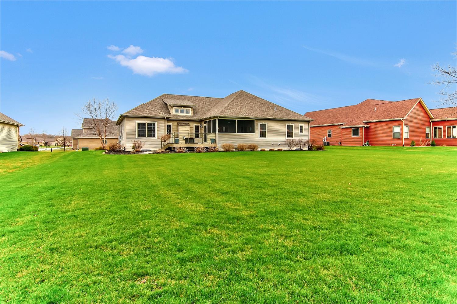 2753Vivante Dr, Valparaiso, IN 46385