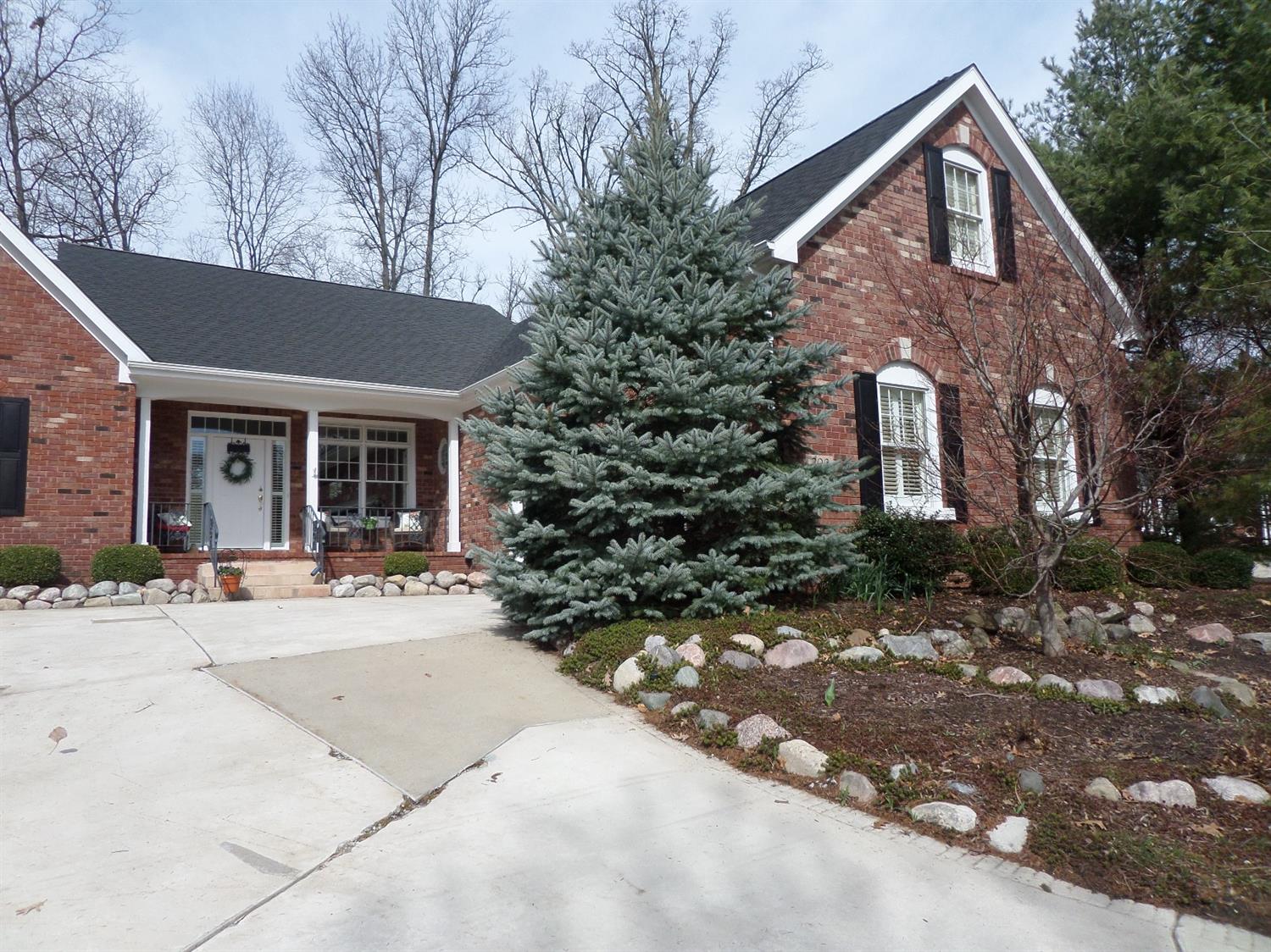 290 Durness Court, Valparaiso, IN 46385