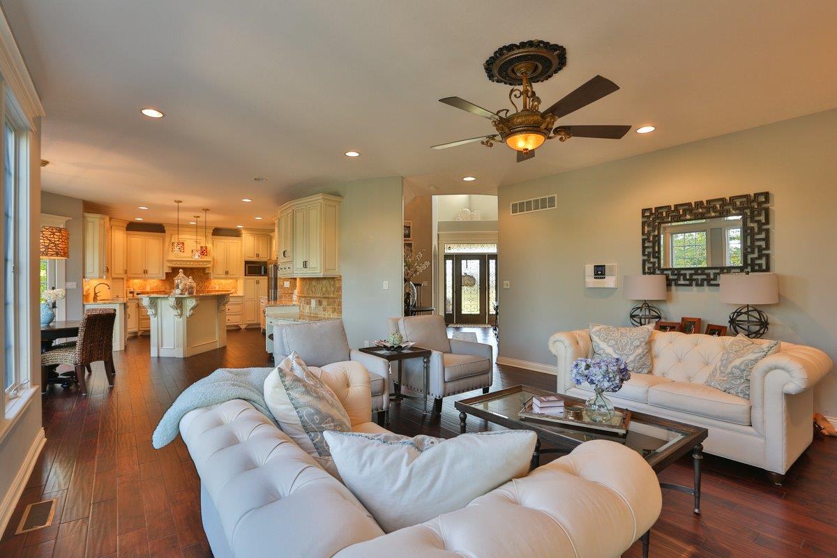 282 Larwick Circle, Valparaiso, IN 46385