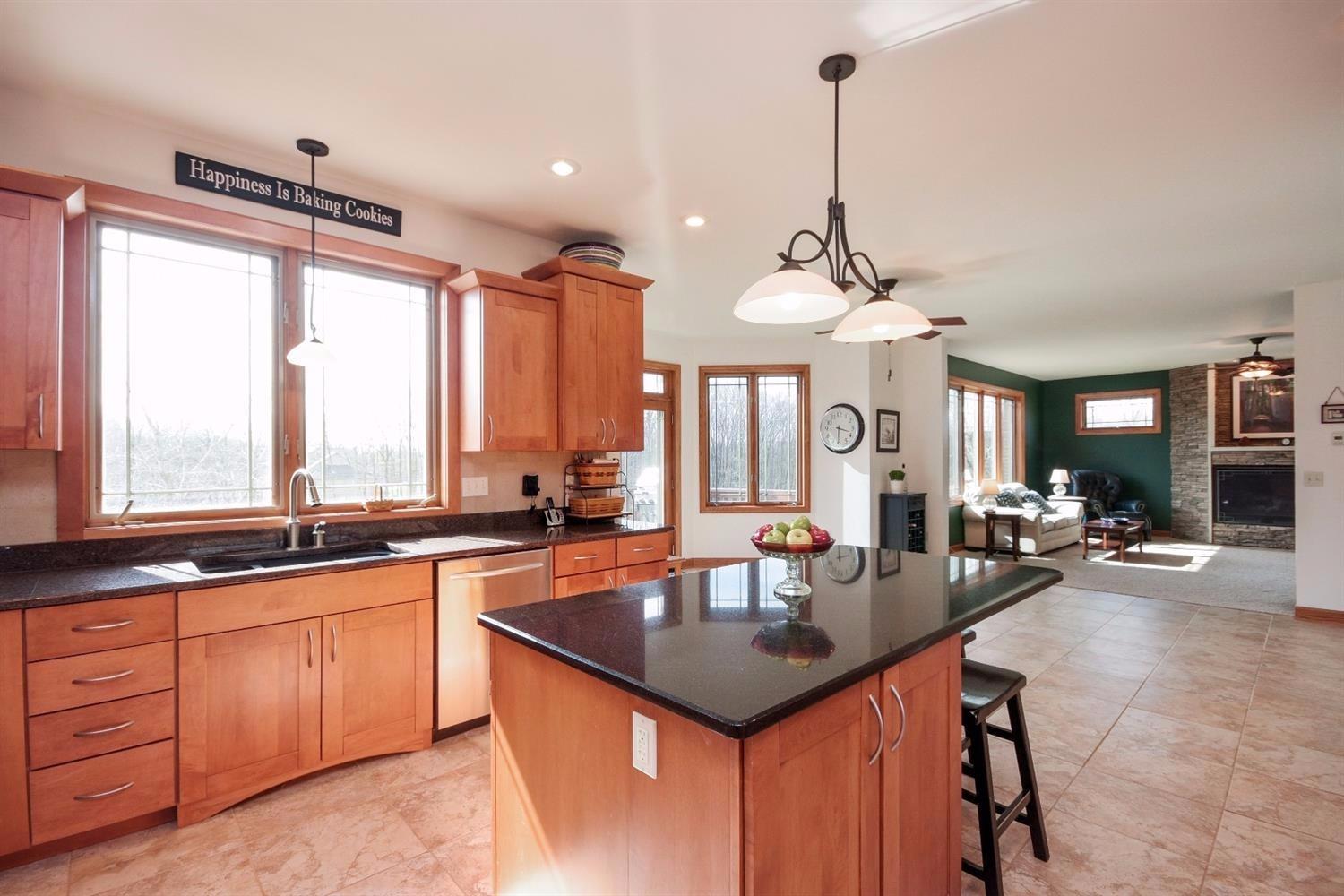 84 Liberty Lakes Drive, Valparaiso, IN 46385
