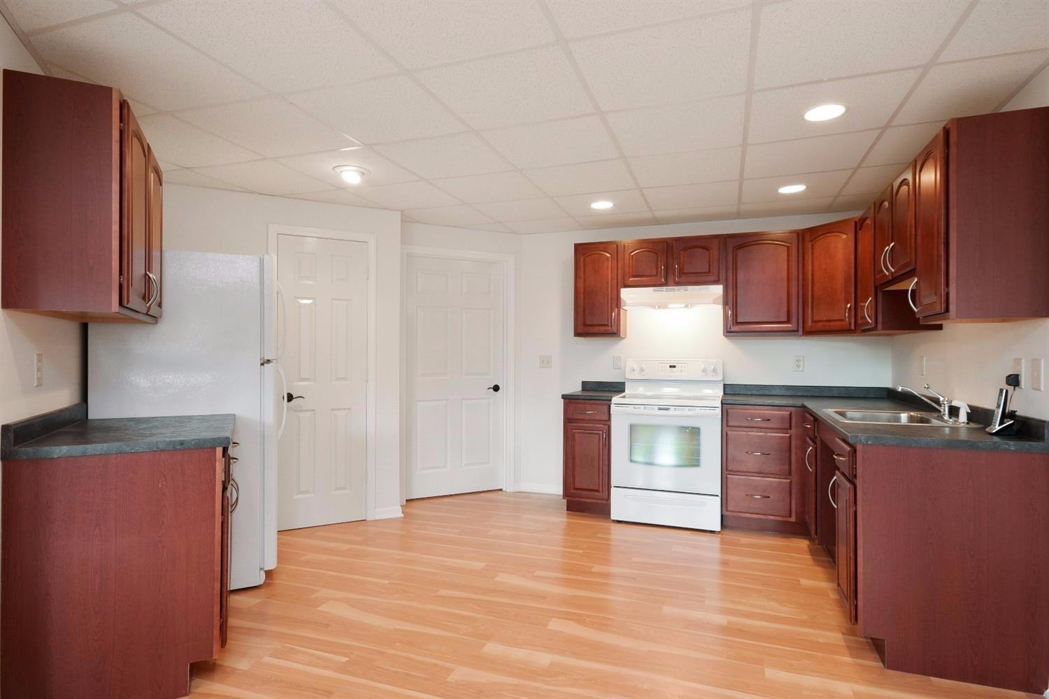 84 Liberty Lakes Drive, Valparaiso, IN 46385