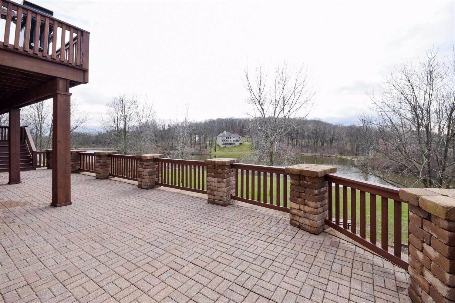 84 Liberty Lakes Drive, Valparaiso, IN 46385
